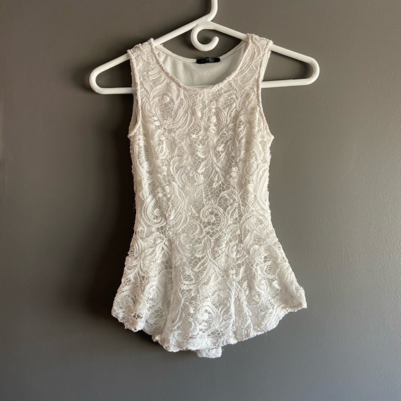 Cute White lace dress top - Picture 2 of 2